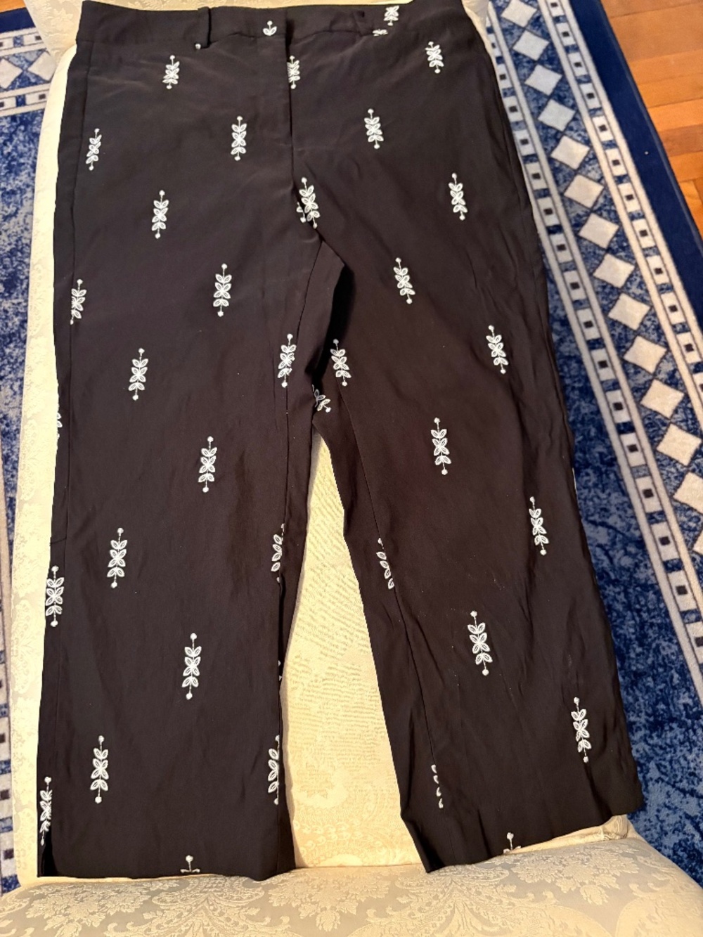 LANE BRYANT CAPRIS 16W - NWOT
